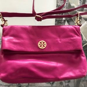 TORY BURCH FUCSIA CROSSBODY/CLUTCH CONVERTIBLE